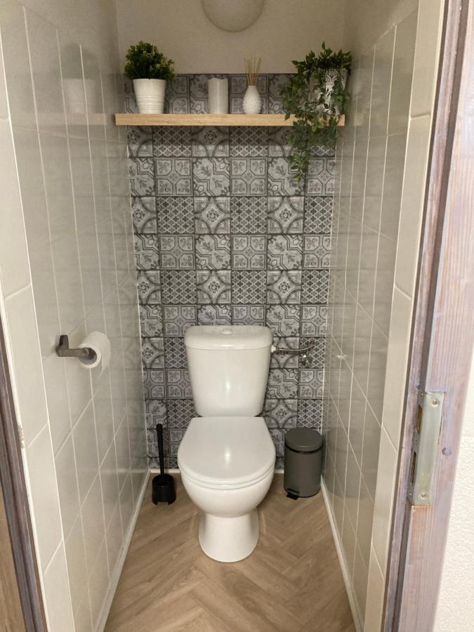 Deduv Sklep Apartment Хлоховец Екстериор снимка